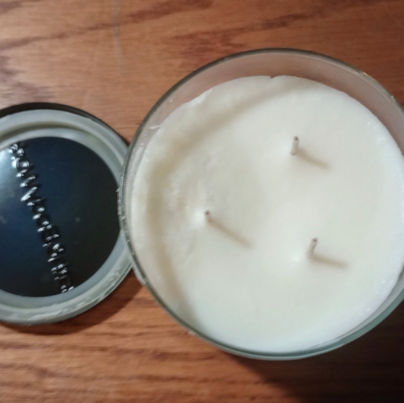Bath & Body Works Stress Relief Eucalyptus+Spearmint Candle Unused - Picture 2 of 4